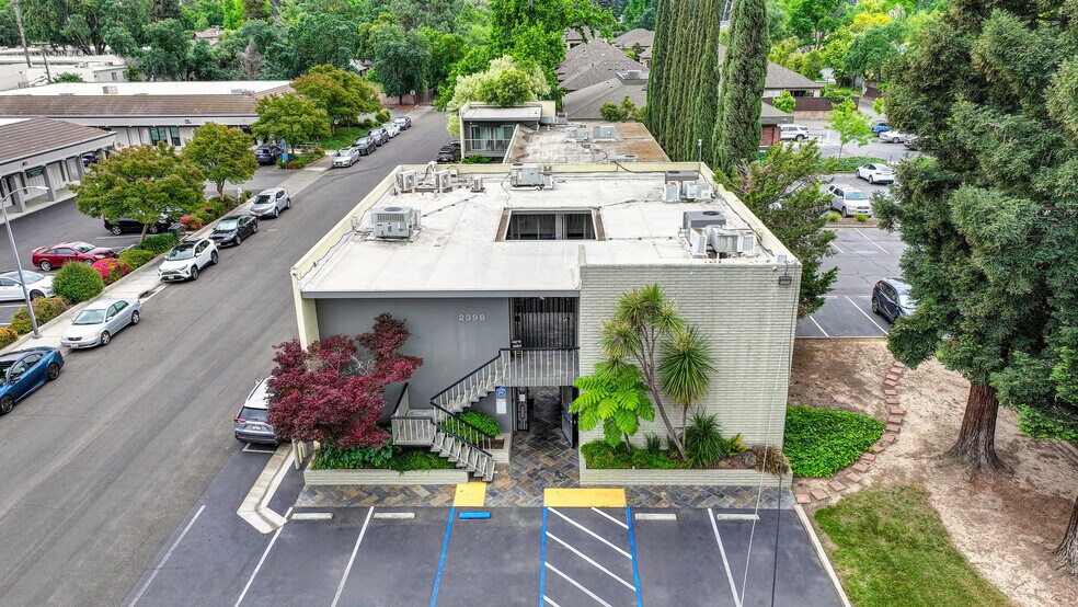 More Photos Of 2398 Fair Oaks Blvd, Sacramento Office For Sale