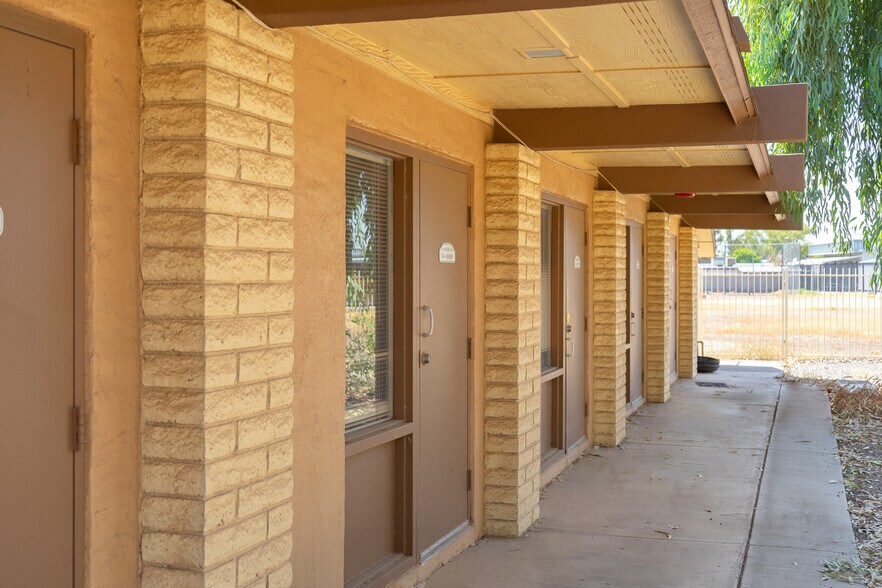 More Photos Of 7614 N 43rd Ave, Glendale Specialty For Sale