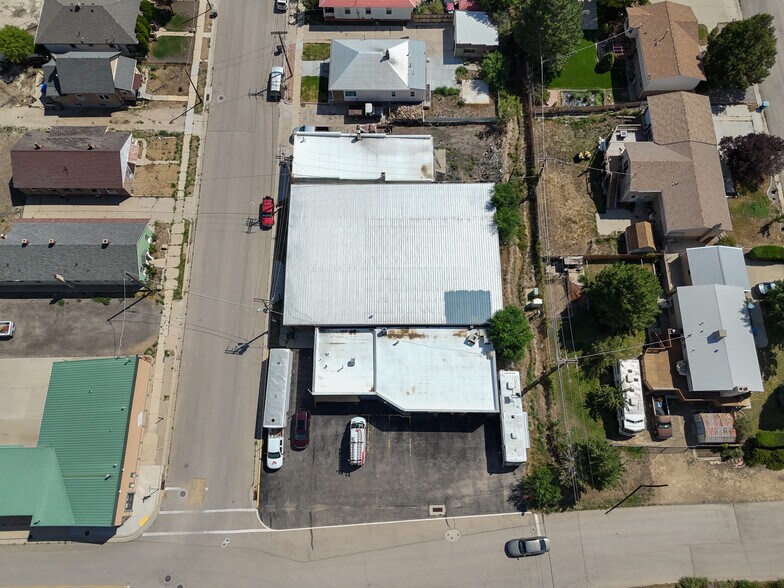More Photos Of 435 N Main St, Helper Warehouse For Lease