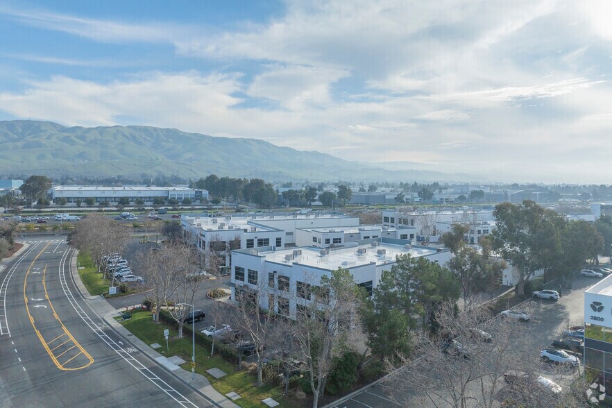 More Photos Of 2720-2734 Bayview Dr, Fremont Research And Development For Lease