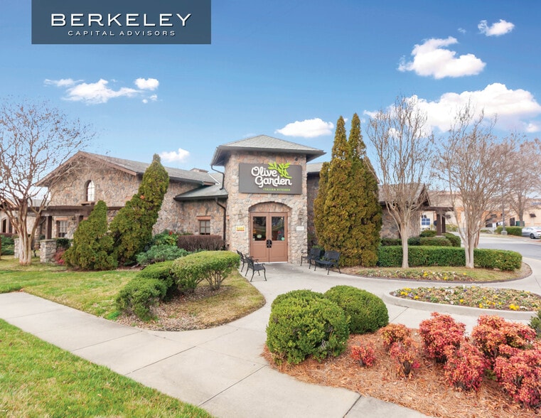 Primary Photo Of 8225 Northlake Commons Blvd, Charlotte Restaurant For Sale