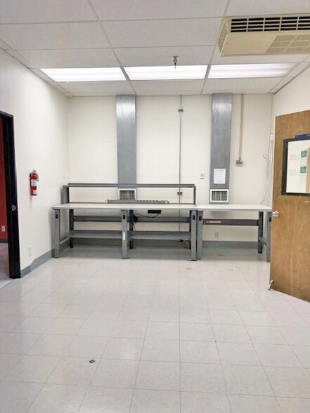 More Photos Of 75 Robin Hill Rd, Goleta Manufacturing For Lease