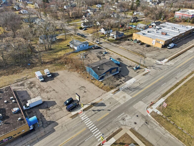 More Photos Of 684 Auburn Ave, Pontiac Auto Repair For Sale