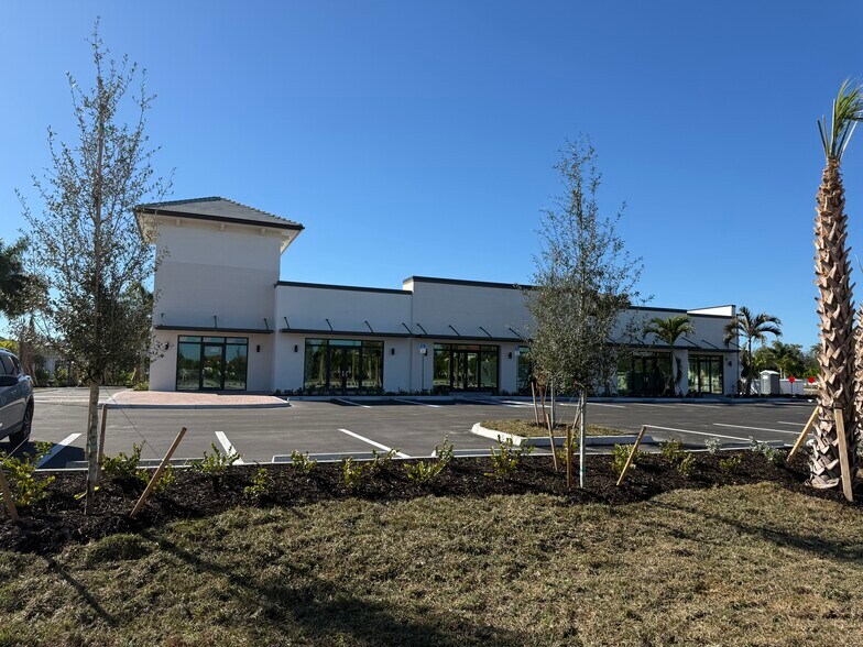 More Photos Of 9985 Estero Oaks Dr, Fort Myers Freestanding For Lease