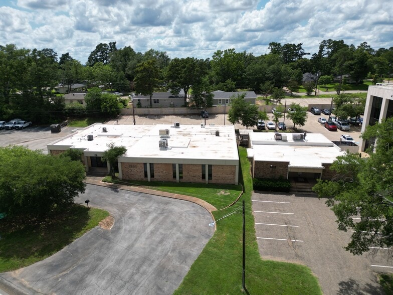 More Photos Of 3025 & 3027 S SE 323 loop, Tyler Office For Sale