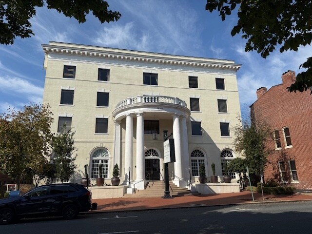 Primary Photo Of 904 Princess Anne St, Fredericksburg Office For Sale