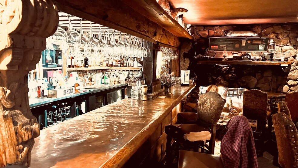 More Photos Of 419 Cold Canyon Rd, Calabasas Restaurant For Sale