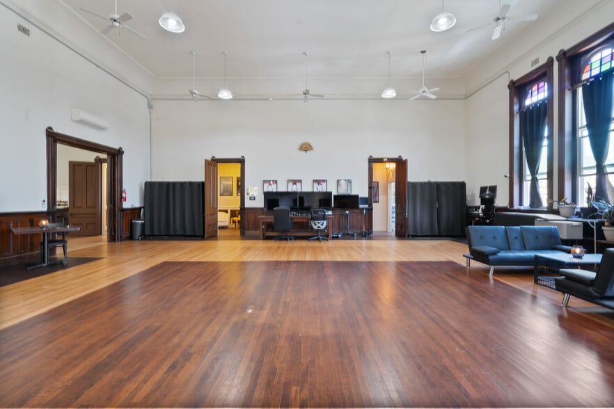 More Photos Of 106 W J St, Benicia Office For Sale