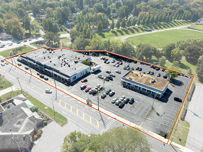 More Photos Of 928-976 S George St, York Unknown For Lease