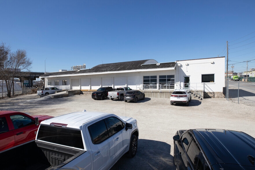 Primary Photo Of 1405 Woodswether Rd, Kansas City Warehouse For Sale