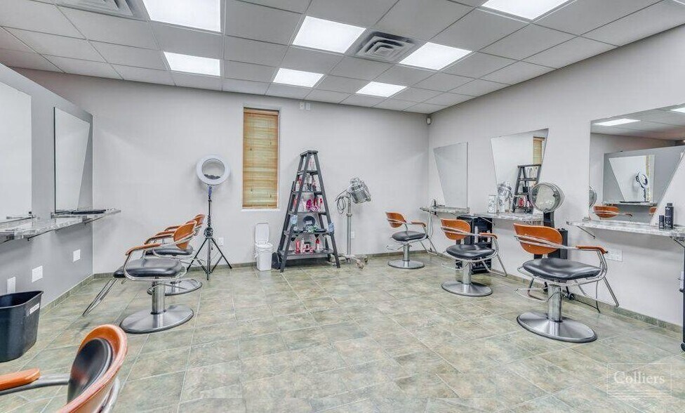 More Photos Of 63 Charles St E, Ingersoll General Retail For Sale