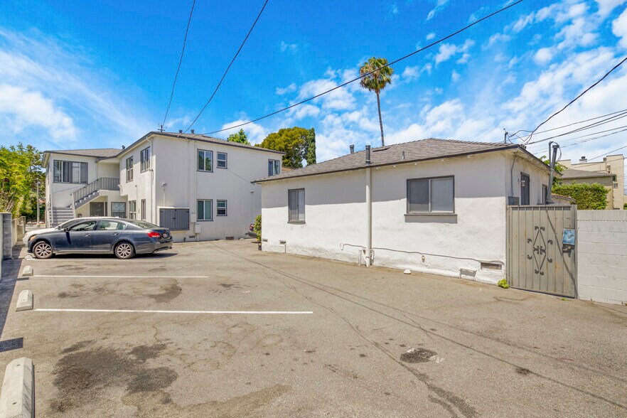 More Photos Of 1937 17th St, Santa Monica Apartments For Sale
