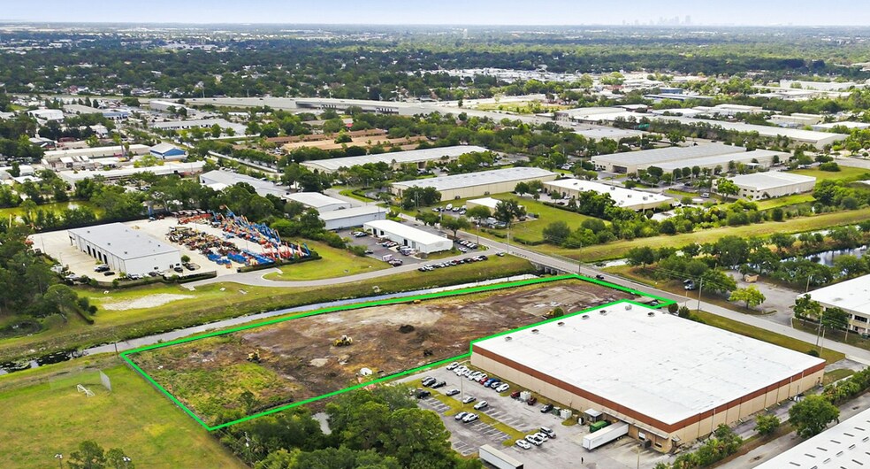 More Photos Of 7125 114th Ave, Largo Warehouse For Lease