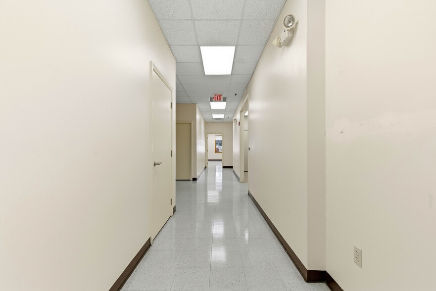 More Photos Of 86 Coraopolis Rd, Coraopolis Medical For Sale