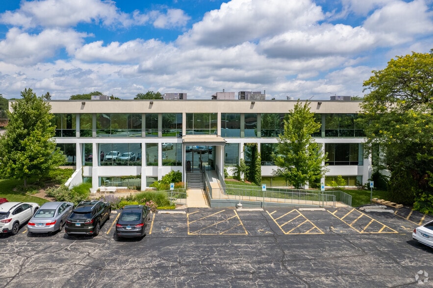 More Photos Of 2775 Algonquin Rd, Rolling Meadows Office Residential For Lease