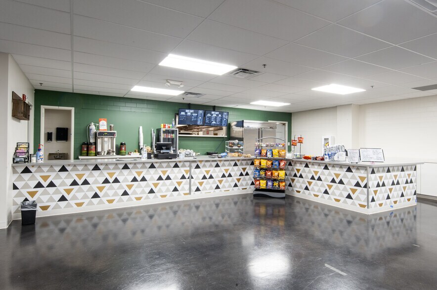 More Photos Of 550 N Meridian St, Indianapolis Office For Lease