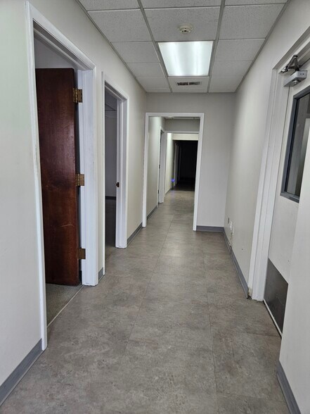 More Photos Of 950-980 Wabash Ave, Chesterton Industrial For Sale