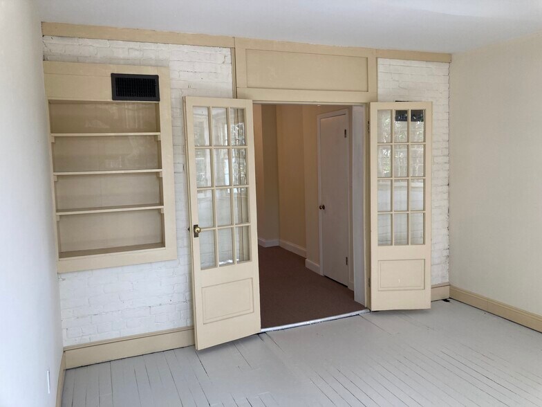 More Photos Of 113 N Foushee St, Richmond Office For Sale