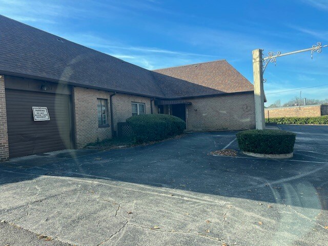 More Photos Of 9012 Parkway E, Birmingham Funeral Home For Sale