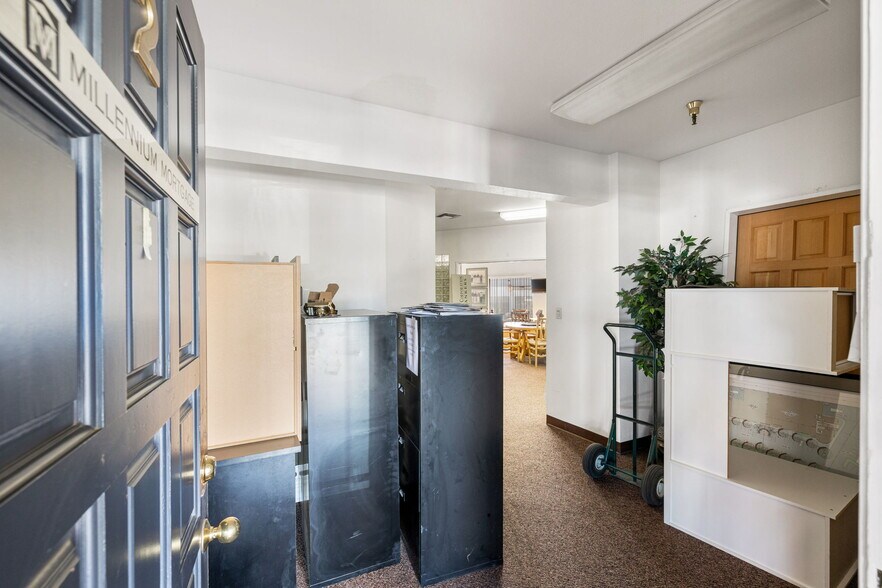 More Photos Of 73101 Highway 111, Palm Desert General Retail For Sale