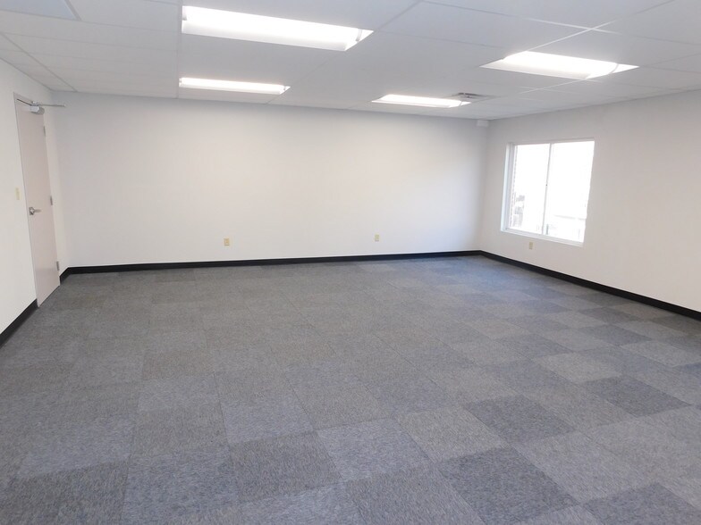 More Photos Of 3270 W North Bend Rd, Cincinnati Office Residential For Sale