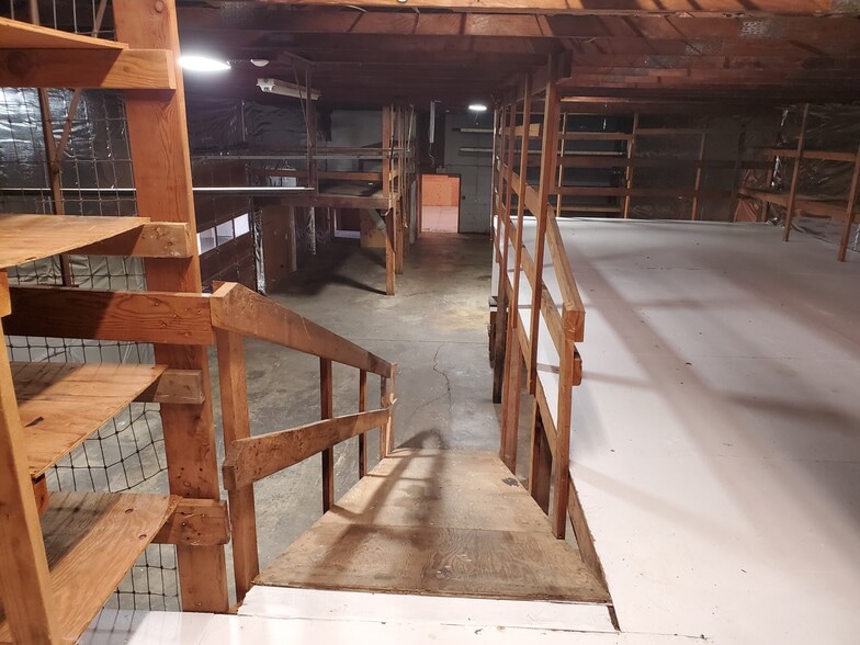 More Photos Of 3511 Boone Rd SE, Salem Distribution For Sale