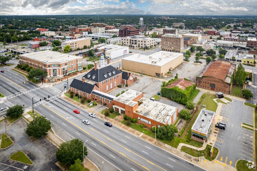 More Photos Of 128 S Washington St, Albany Freestanding For Sale