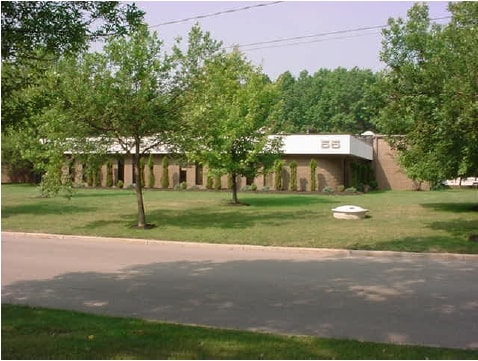 More Photos Of 55 Woodridge Dr, Amherst Manufacturing For Lease