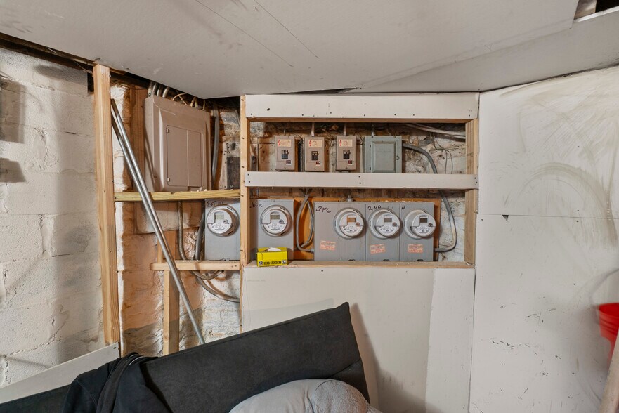 More Photos Of 28 E 25th St, Baltimore Storefront Retail Residential For Sale