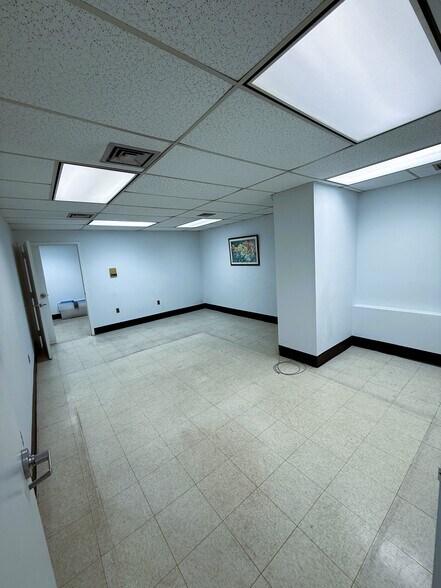 More Photos Of 3705 S George Mason Dr, Falls Church Apartments For Sale