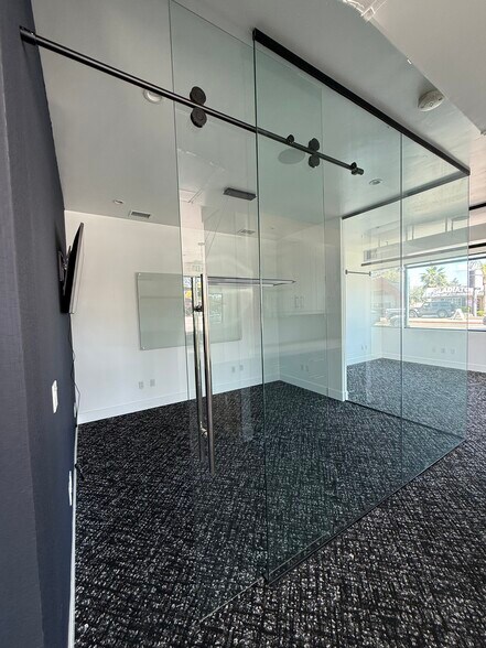 More Photos Of 101 McHenry Ave, Modesto Freestanding For Lease