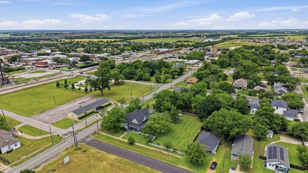 More Photos Of 202 E Main St, Celina Flex For Sale
