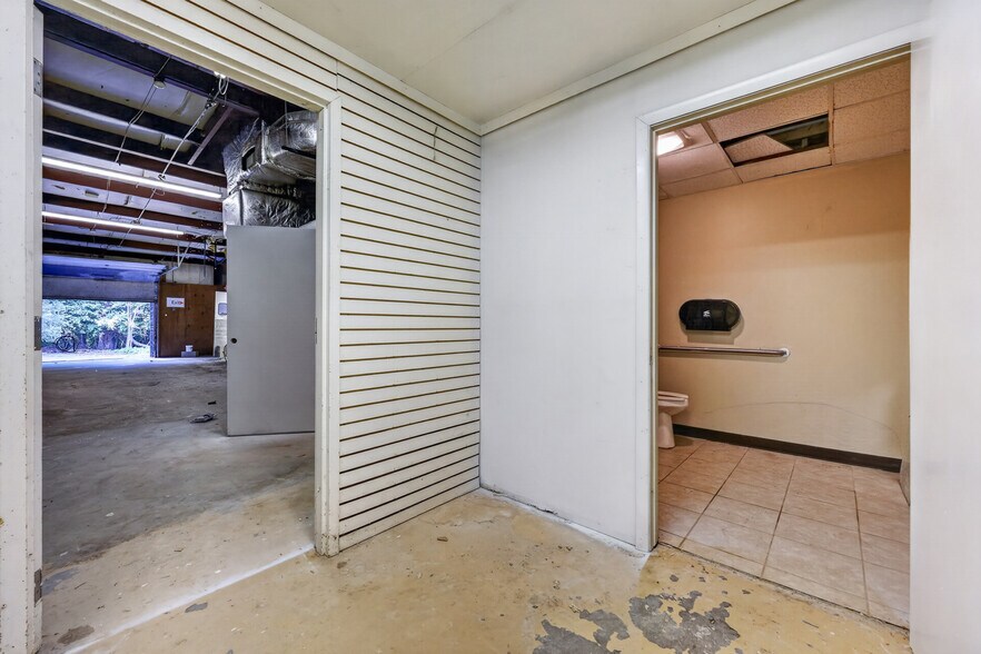 More Photos Of 1006 E Colby St, Whitehall Storefront Retail Office For Sale