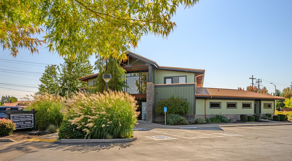 More Photos Of 2191 NW 2nd St, McMinnville Office For Sale