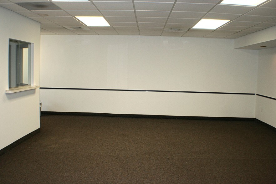 More Photos Of 669 Boston Post Rd, Guilford Medical For Lease