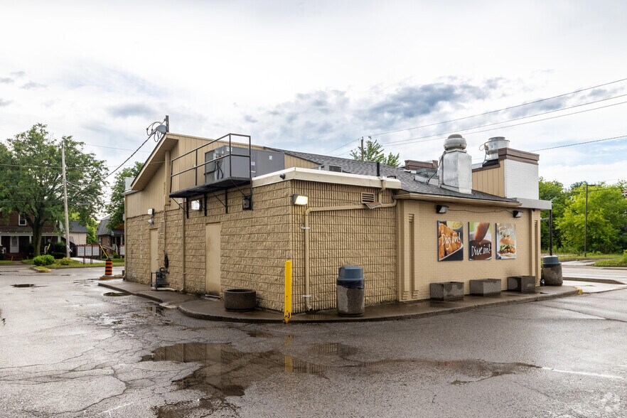More Photos Of 19 King St S, Alliston Fast Food For Sale