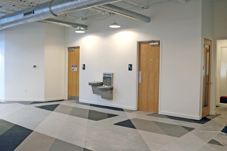 More Photos Of 455 Salem Pl, Fairview Heights Storefront Retail Office For Lease