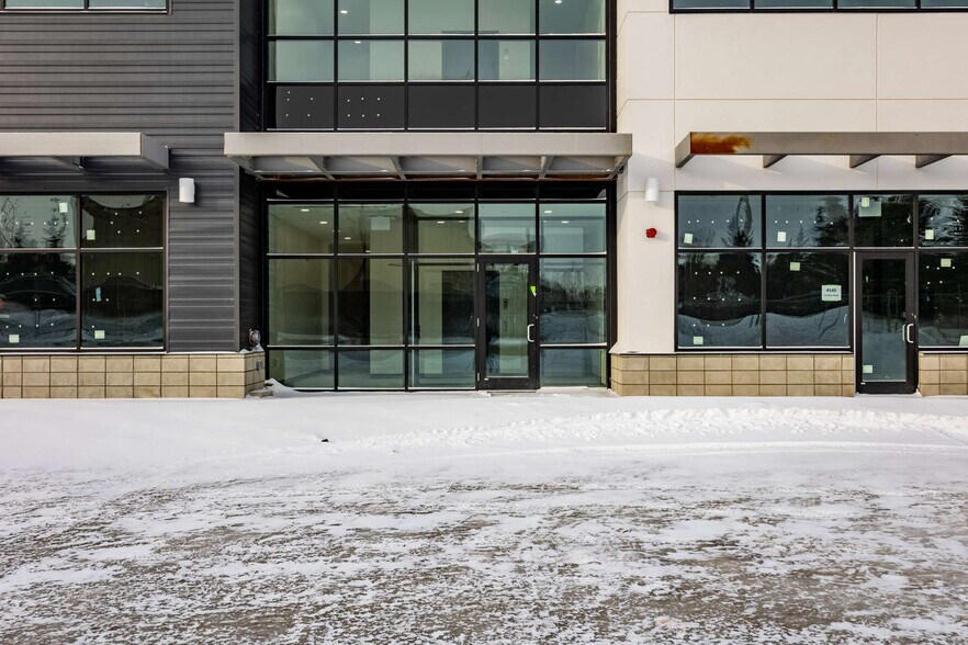 More Photos Of 14 Sioux Rd, Sherwood Park Storefront Retail Office For Lease