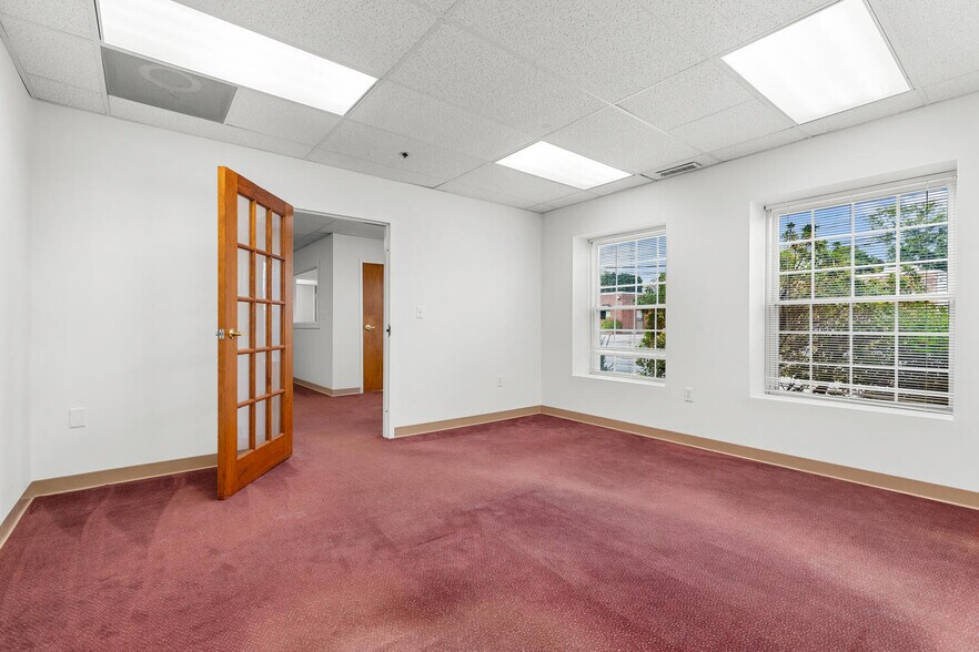 More Photos Of 30 Ray Ave, Burlington Light Distribution For Lease