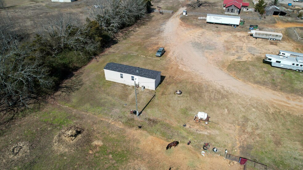 More Photos Of 99 Stacks Dr, Damascus Horse Stables For Sale