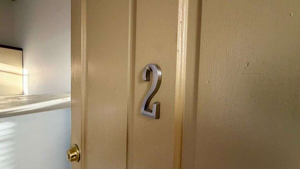 More Photos Of 24 E University Ave, Cincinnati Apartments For Sale