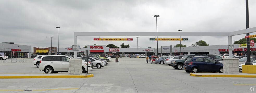 More Photos Of Hutchinson River Pky @ Wennerplace, Bronx Unknown For Lease