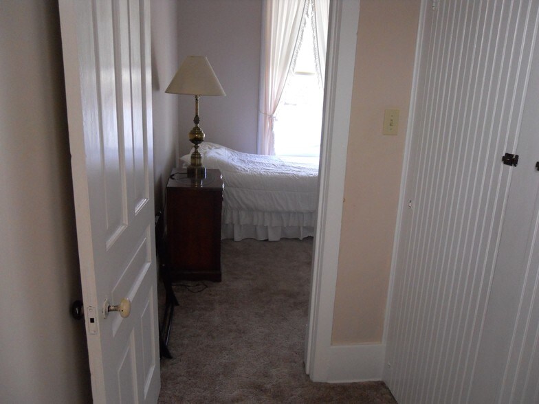 More Photos Of 115 S Main St, Vassar Office Residential For Lease