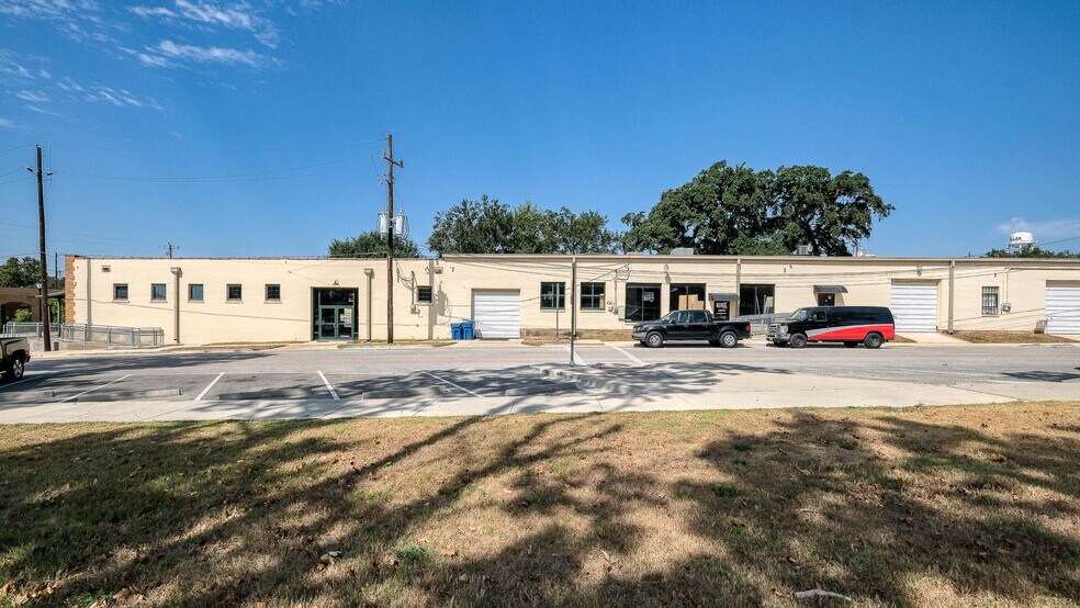 More Photos Of 2302 Main St, Waller Office For Sale