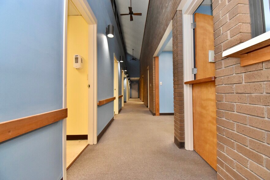 More Photos Of 810 Newman Dr, Helena Office For Sale