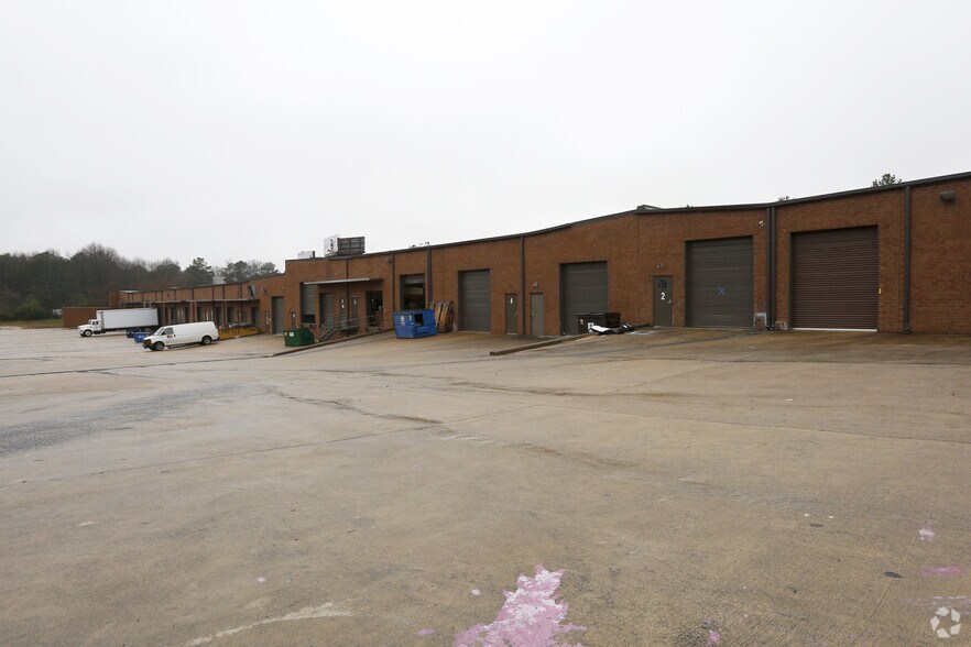 More Photos Of 869 Pickens Industrial Dr, Marietta Distribution For Lease
