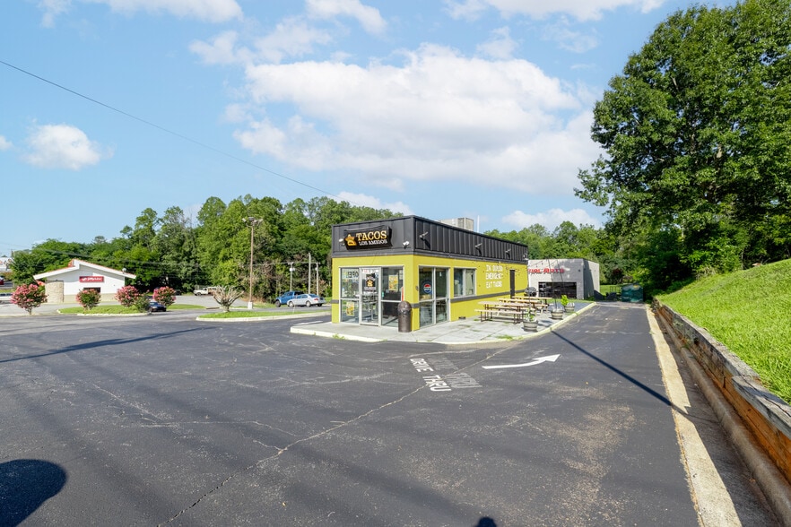 More Photos Of 4846 S Amherst Hwy, Madison Heights Unknown For Lease