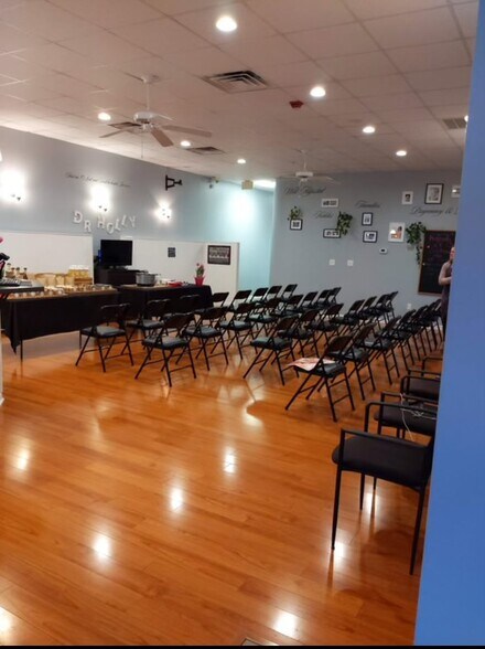 More Photos Of 785 E Butler Rd, Mauldin Storefront Retail Office For Lease