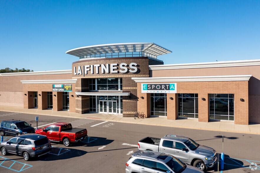 Primary Photo Of 44547-44911 Mound Rd, Sterling Heights Unknown For Lease