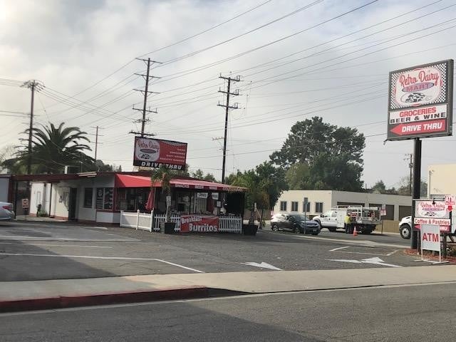 Primary Photo Of 4420 W Magnolia Blvd, Burbank Convenience Store For Lease